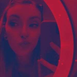 Meet your Posher, Casey